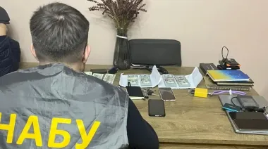 Хабар $3,5 млн за закриття справи НАБУ: викрито прокурора ОГП та адвокатів