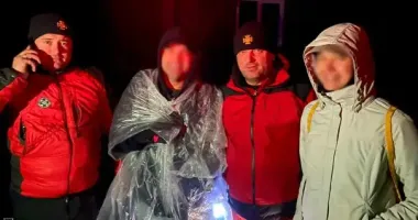 Во время спуска с Говерлы заблудились украинка и американец: их нашли спасатели