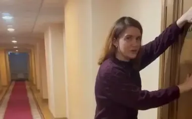 MP Bezuhla had been knocking on door for hour and half, behind which meeting of Verkhovna Rada committee on national security was taking place: "Vasyl Maliuk is being held hostage there". VIDEO