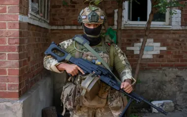 Иностранцам-защитникам Украины упростили оформление документов: что и когда изменится