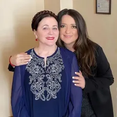 Могилевська зі сльозами показала подарунок від Ніни Матвієнко, який вона зробила напередодні смерті