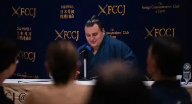 Украинский сумоист отказался от комментариев о войне: стремится к гражданству Японии
