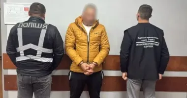 На Закарпатті затримали 29-річного чоловіка, який заплатив 11 000 доларів, щоб переплисти Тису і ледь не загинув