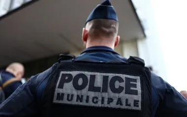 У Парижі молдаван судитимуть за графіті з трунами "солдатів Франції в Україні"