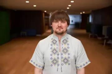 Депутат від "Слуги народу" Олександр Санченко під час війни придбав новий BMW X1, оформлений на батька