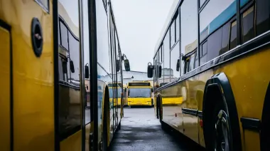 В Киеве не работают некоторые троллейбусы и трамваи, "зеленая" ветка метро работает частично