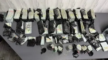 "Мільйон доларів під капотом Mercedes": українка намагалась вивезти готівку в Румунію