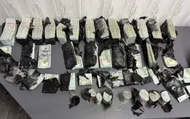 Ukrainian woman was carrying nearly million US dollars under bonnet of her Mercedes, - State Border Guard Service. PHOTOS