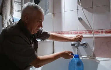 Частина українців залишилася без води після нічної атаки: коли відновлять подачу