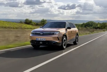 Opel выводит на рынок семейный электрокроссовер с запасом хода почти 700 км (фото)