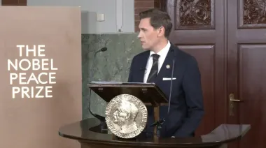 Нобелевский комитет отреагировал на призывы Трампа о премии мира: лауреатка посвятила ее президенту США