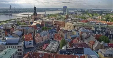 Латвия обязала сотни граждан России покинуть страну - какая причина