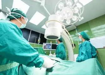 Ворожий обстріл Лапаївки на Львівщині: у лікарні помер п’ятий член родини, яку вбили росіяни