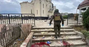На Донеччині російський обстріл забрав життя 4-річної дівчинки та поранив священника