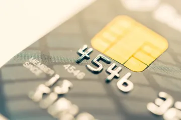 Пенсионные выплаты могут заблокировать: в Украине появится реестр дропперов (видео)