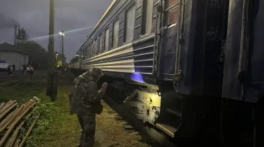 На Прикарпатье "заминировали" поезд, пассажиров эвакуировали