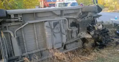 На Дніпропетровщині мікроавтобус перекинувся в кювет – постраждала жінка