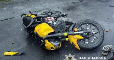 Без прав і напідпитку: підліток на мотоциклі потрапив у ДТП на Хмельниччині