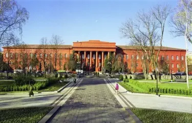 В Україні пропонують підняти зарплати викладачам "вузів": скільки отримуватимуть