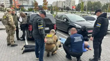 "Тимчасова" дружина за $25 000: затримали сім’ю, яка переправляла чоловіків за кордон