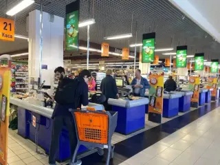 Продуктова паніка 2025: олія по 100 грн, овочі на вагу золота, чим варто запастися вже зараз