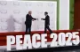 Ссора Трампа и Макрона на сцене в Егитпти: их разговор разобрала по губам специалист (видео)