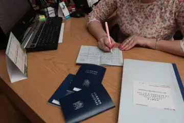 Чи зникне стаж, якщо не оцифрувати трудову книжку: у ПФУ надали вичерпну відповідь
