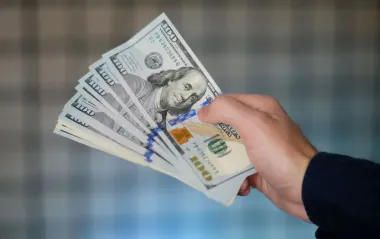 Курс долара зріс до максимуму з початку серпня