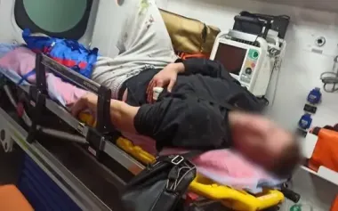 In Kyiv, man stabbed passerby for refusing to give him cigarette: while fleeing, attacker broke his leg. PHOTOS