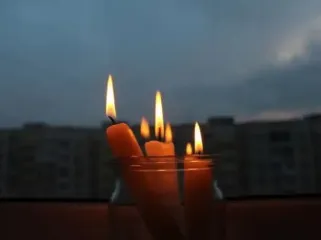 После атак России один из городов более десяти дней живет без света: что известно