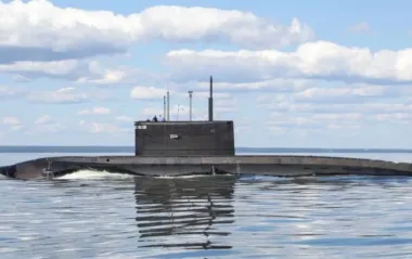 Шведські літаки та кораблі супроводжують підводний човен РФ у Балтійському морі