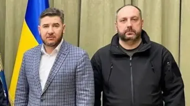 Чиновники Януковича продолжают спокойно работать и зарабатывать миллионы из украинского бюджета