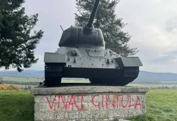 На пам’ятнику з радянським танком у Словаччині з’явилися промовисті написи