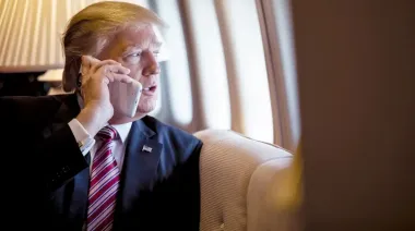 Трамп начал разговор с Путиным