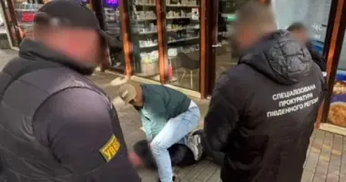 На Одещині правоохоронець із спільником переправляли чоловіків за кордон за $18 000
