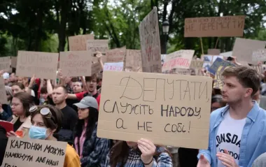 Чи можна критикувати владу під час війни: опитування КМІС