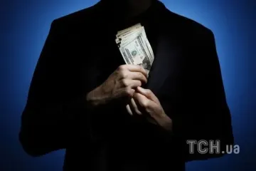 Скільки українців вважають країну безнадійно корумпованою: опитування