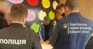 "Решить вопрос по ТЦК" за 8,5 тысячи долларов: в Киевской области разоблачили дельца