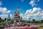 Отпуск мечты закончился неожиданно: семья получила гигантский штраф за поездку в Disneyland