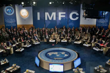 МВФ склоняет НБУ к девальвации гривны — инсайдеры