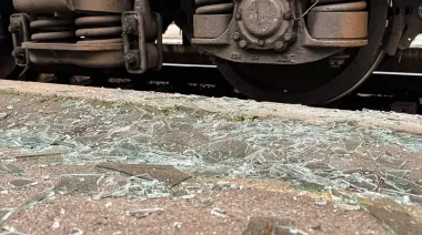 Росія атакувала залізницю на Сумщині, вибиті вікна у пасажирських вагонах