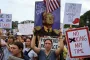 В США проходят массовые акции против политики Трампа: сотни тысяч людей вышли на улицы (видео)