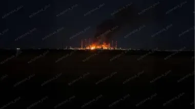 В Оренбурзькій області РФ заявили про атаку безпілотників на газовий завод