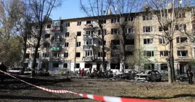 Внаслідок ворожого удару у Шахтарському госпіталізовано 11 людей, пошкоджено 14 будинків та 30 авто