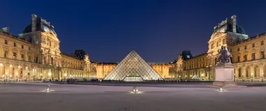 Unknown people robbed the Louvre — first details