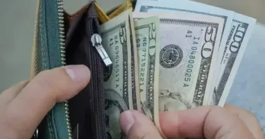 Українські біженці в США змушені сплатити $1000 за продовження перебування
