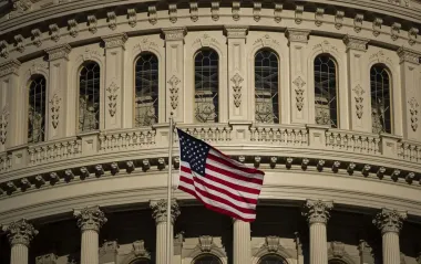 Украинцам придется уплатить 1000 долларов за пребывание в США? USCIS вводит новый сбор
