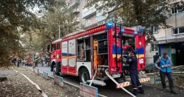 Дев'ятиповерхівка в Києві охоплена вогнем: евакуйовано 10 людей, чоловік у тяжкому стані