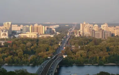 На въезде и выезде из Киева возможны пробки: какой проспект ремонтируют до конца месяца (карта)