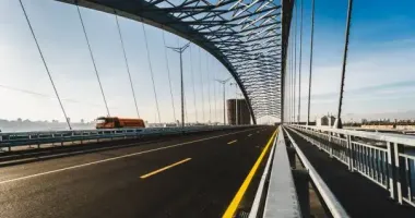 У Києві частково заборонили рух Подільським мостом